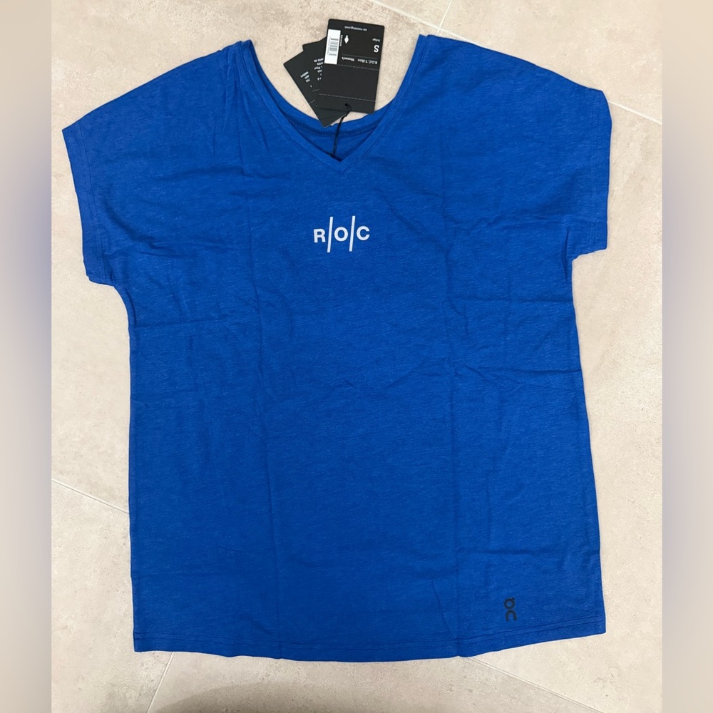 On Cloud running women’s tee New sz S
